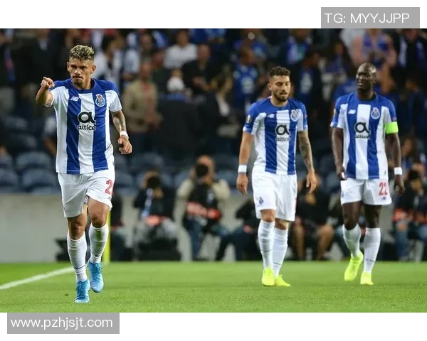 德甲焦点战尤文图斯与波尔图握手言和红牌事件引发全场热议